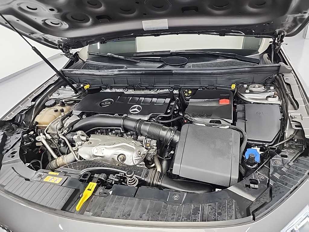 Mercedes Benz GLB Class - Vista 5