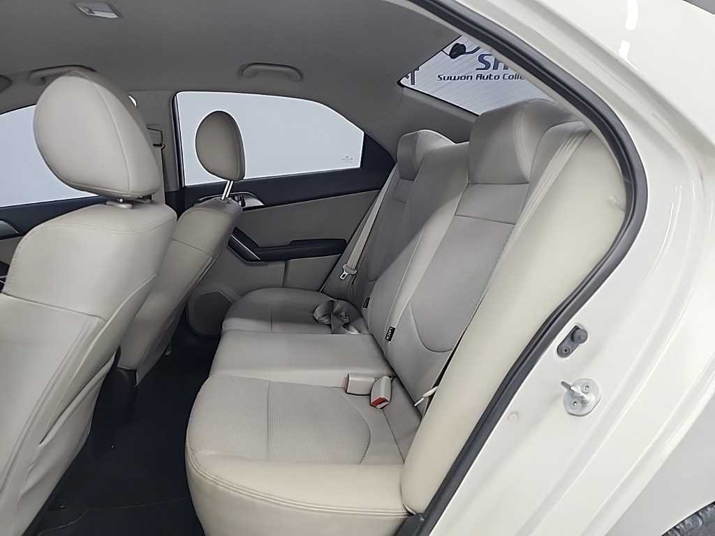 KIA Forte - Vista 12