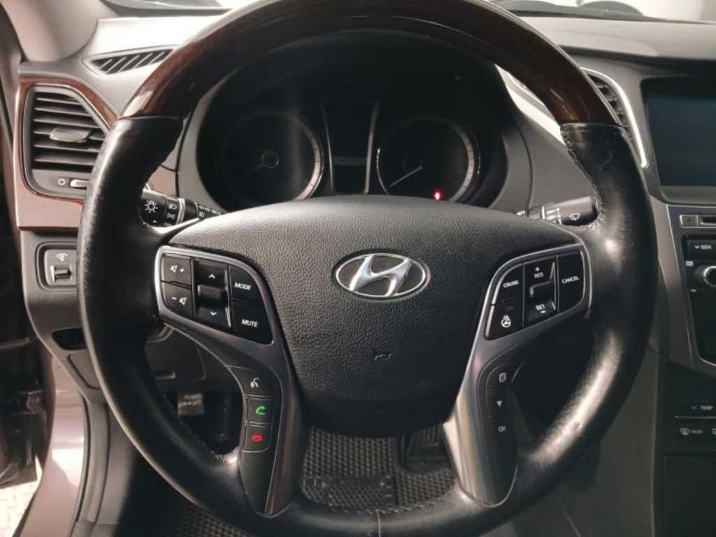 HYUNDAI Grandeur - Vista 11