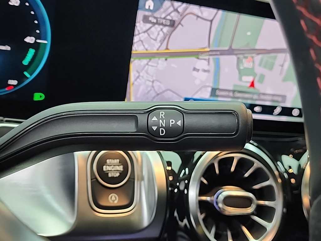 Mercedes Benz GLB Class - Vista 8