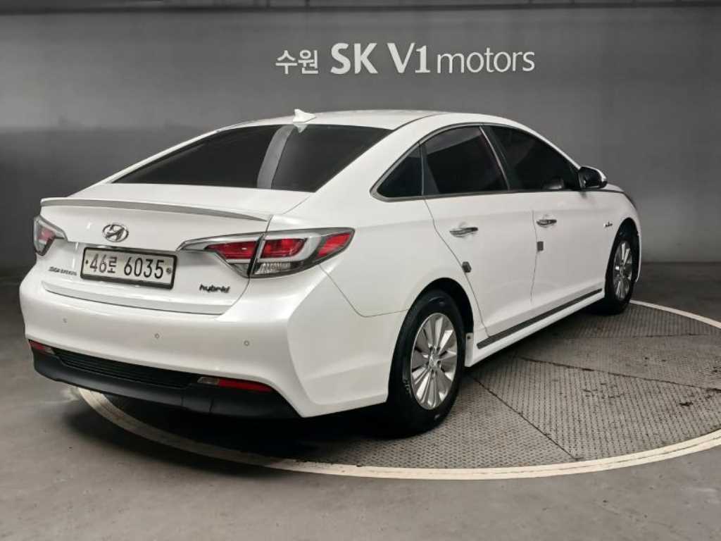 HYUNDAI Sonata - Vista 4