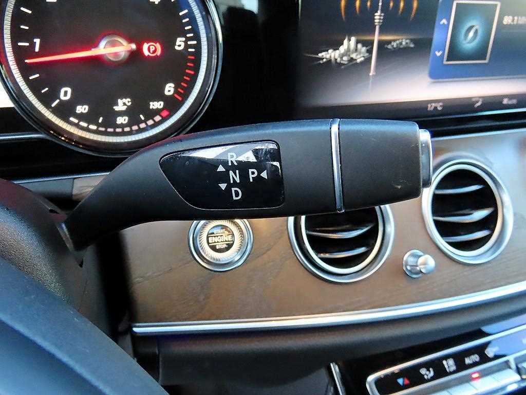 Mercedes Benz E class - Vista 11