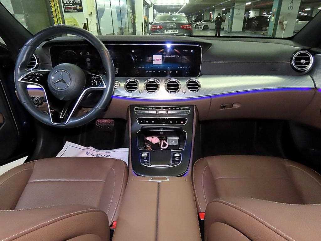 Mercedes Benz E class - Vista 10