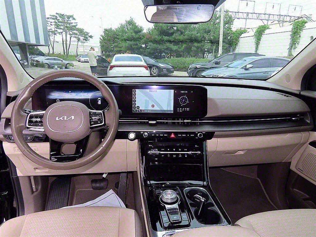 KIA Carnival - Vista 7