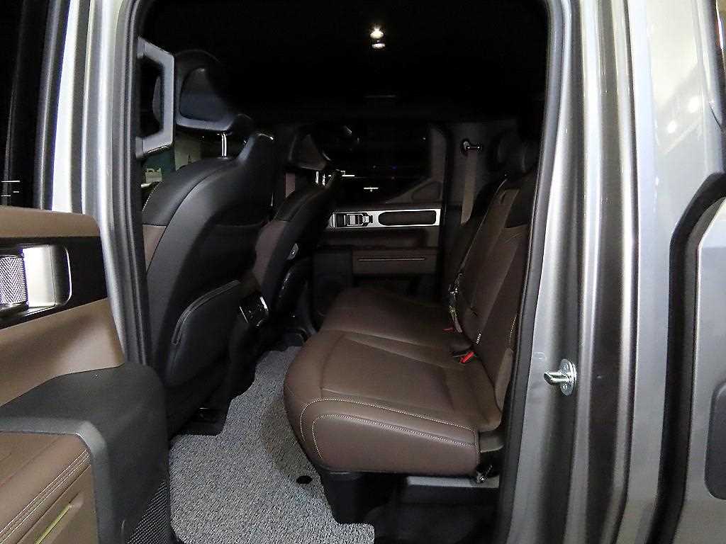 KIA Tasman - Vista 7