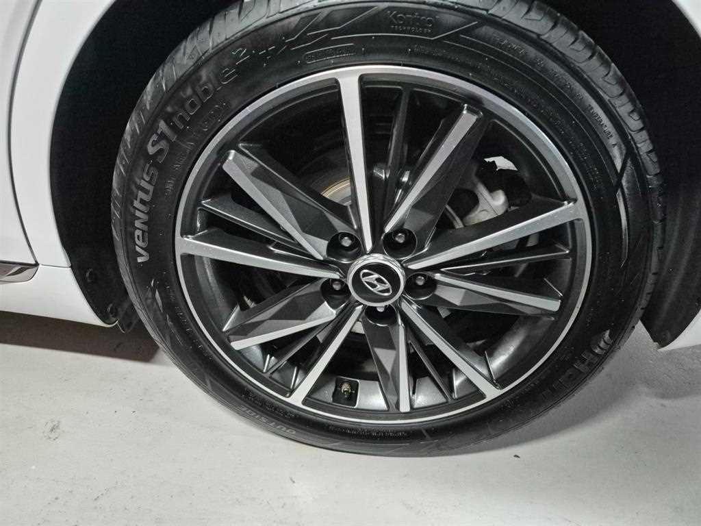 HYUNDAI Grandeur - Vista 5