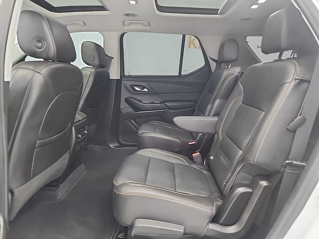 Chevrolet Travers - Vista 12