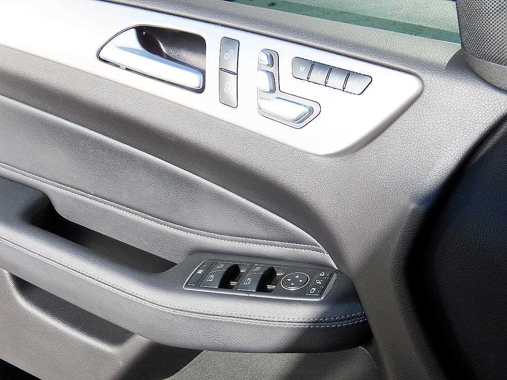 Mercedes Benz GLE Class - Vista 11