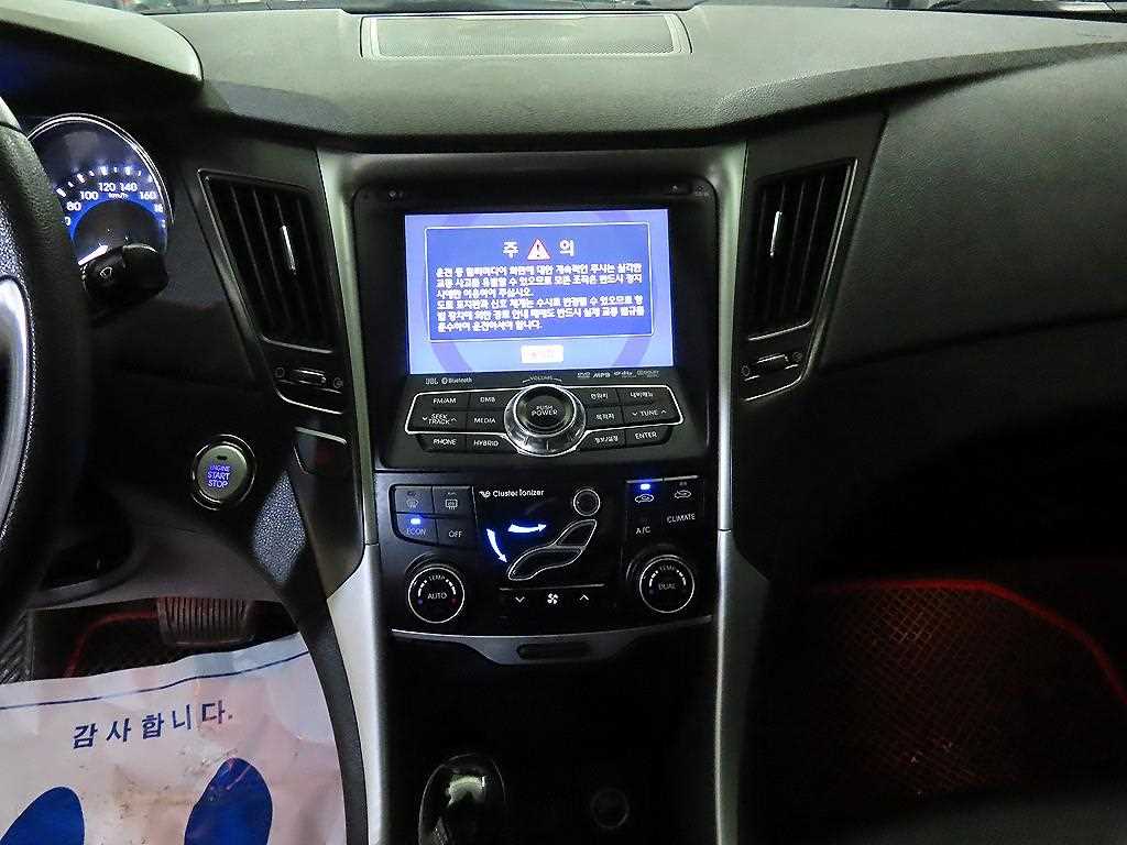 HYUNDAI Sonata - Vista 11