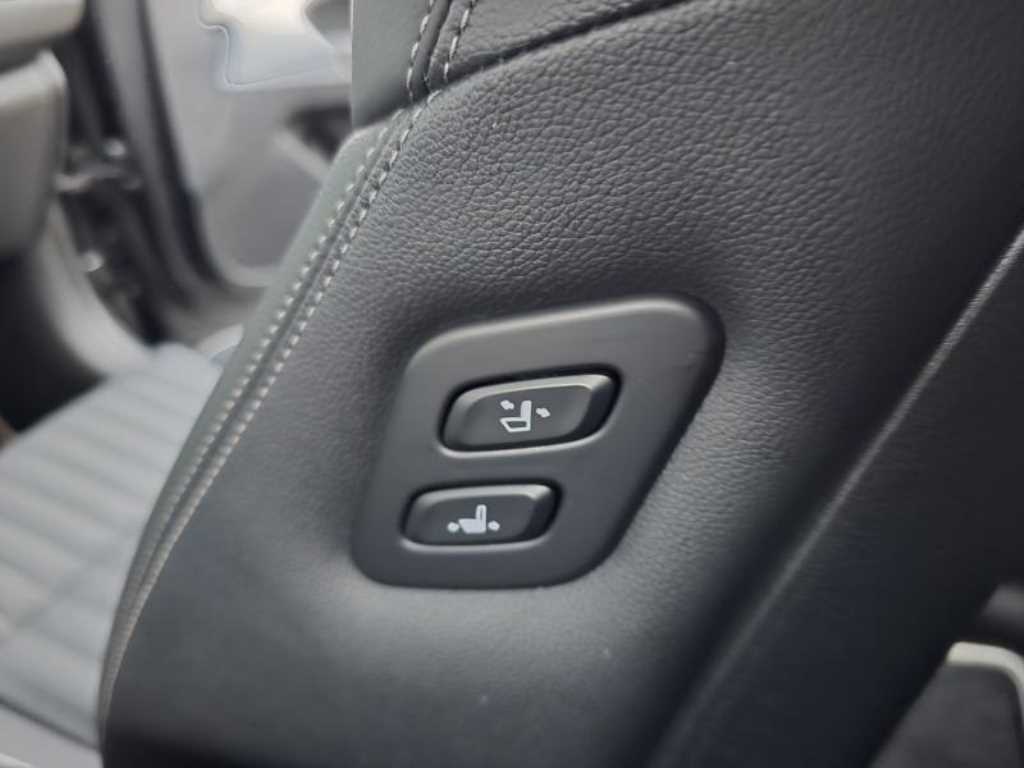 Genesis G70 - Vista 9