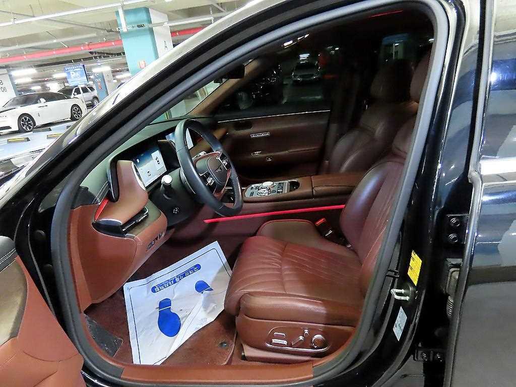 Genesis G90 - Vista 6