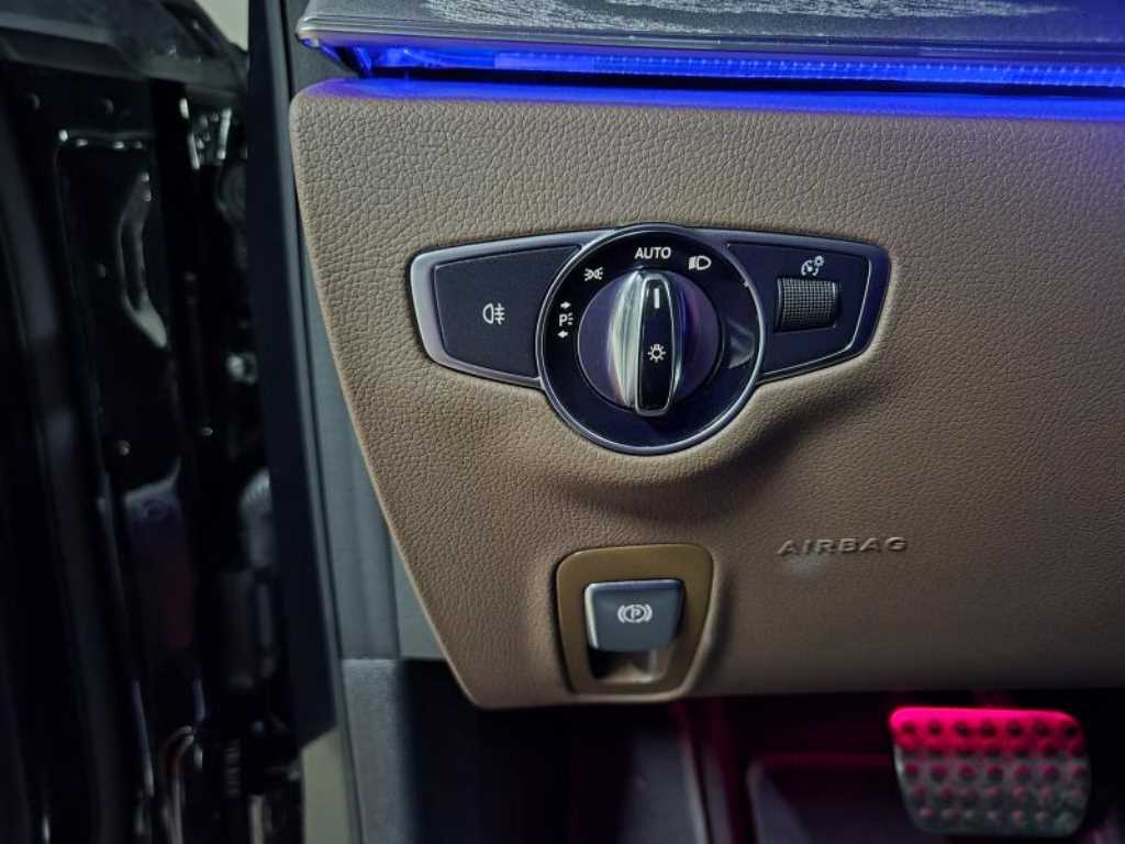 Mercedes Benz E class - Vista 11