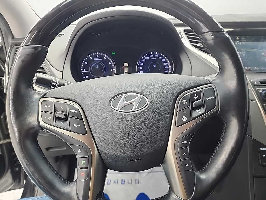 HYUNDAI Grandeur - Vista 9