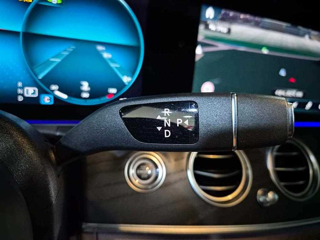 Mercedes Benz E class - Vista 10