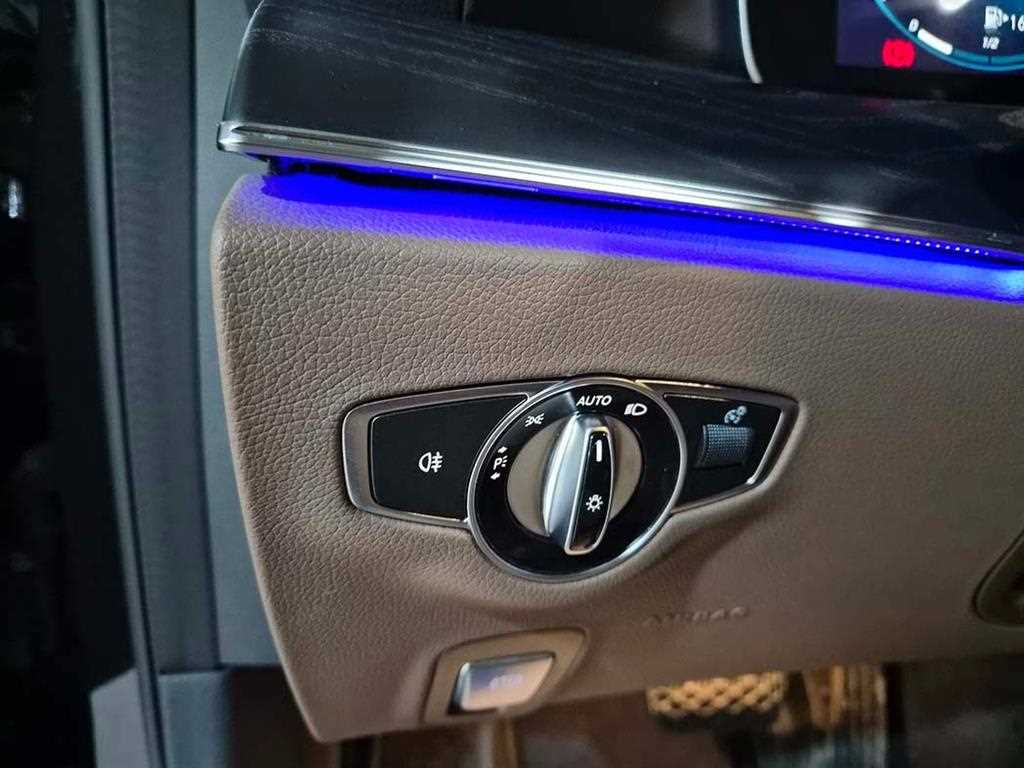 Mercedes Benz E class - Vista 12