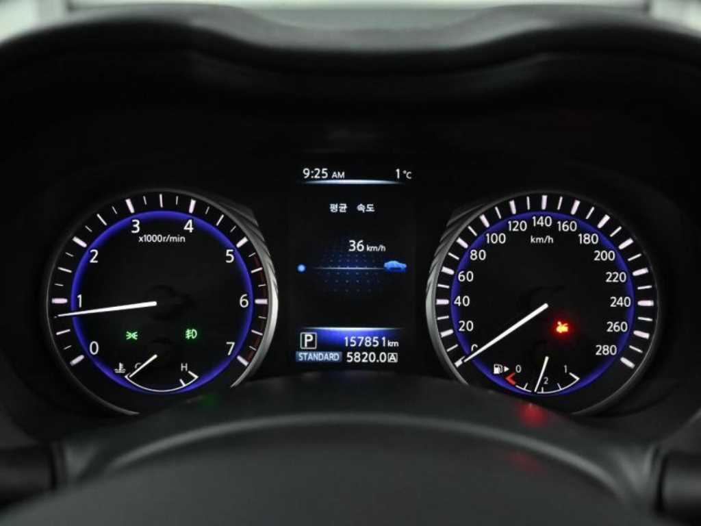 Infiniti Q - Vista 8