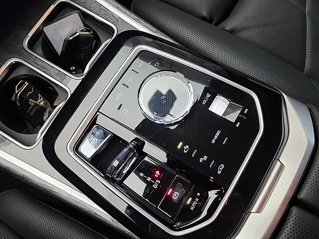 BMW 7 Series - Vista 8