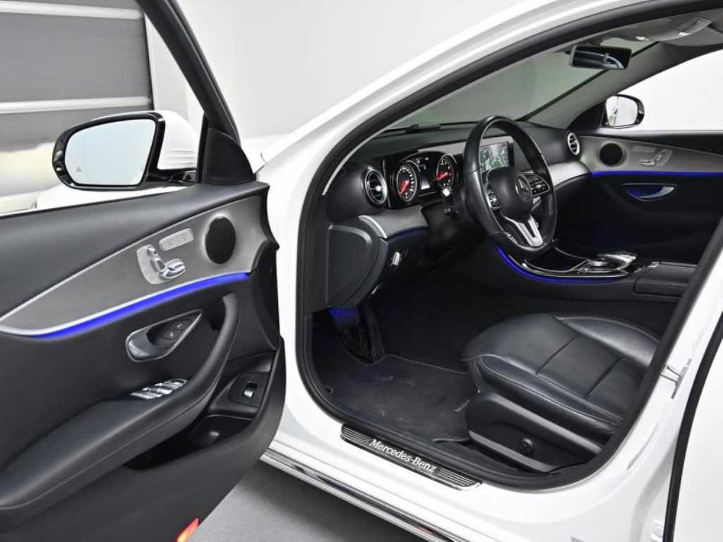 Mercedes Benz E class - Vista 11