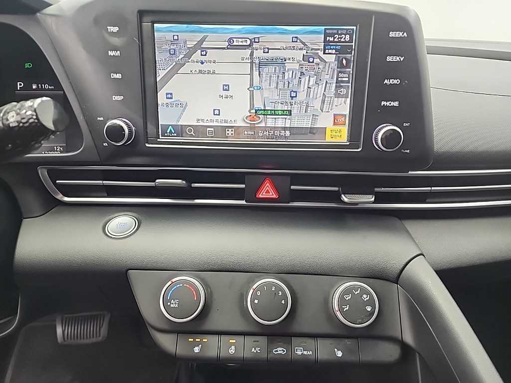 HYUNDAI Avante - Vista 10