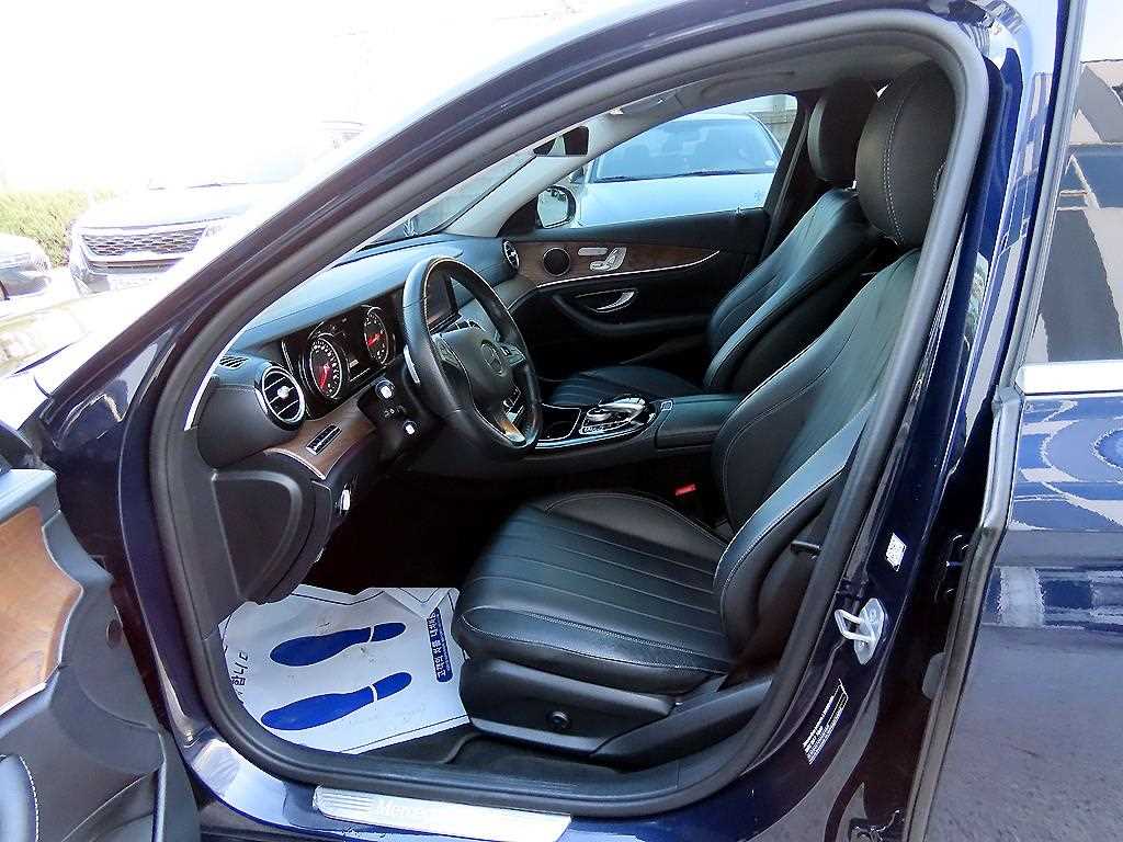 Mercedes Benz E class - Vista 5