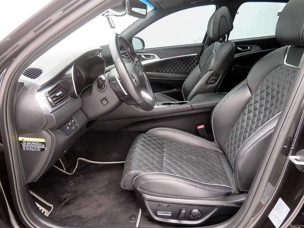 Genesis G70 - Vista 5