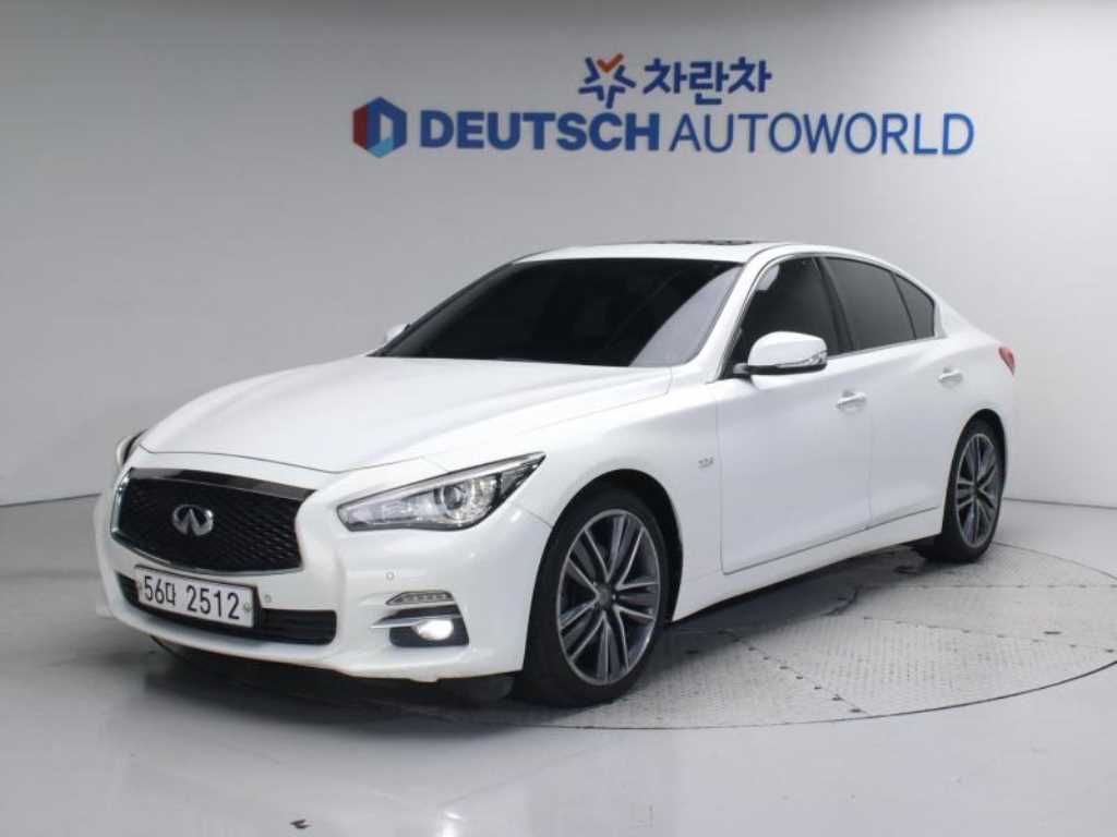 Infiniti Q