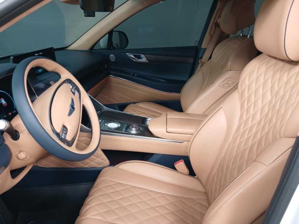 Genesis GV80 - Vista 7