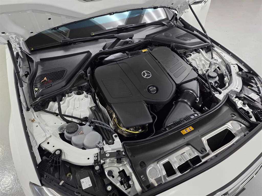 Mercedes Benz E class - Vista 8