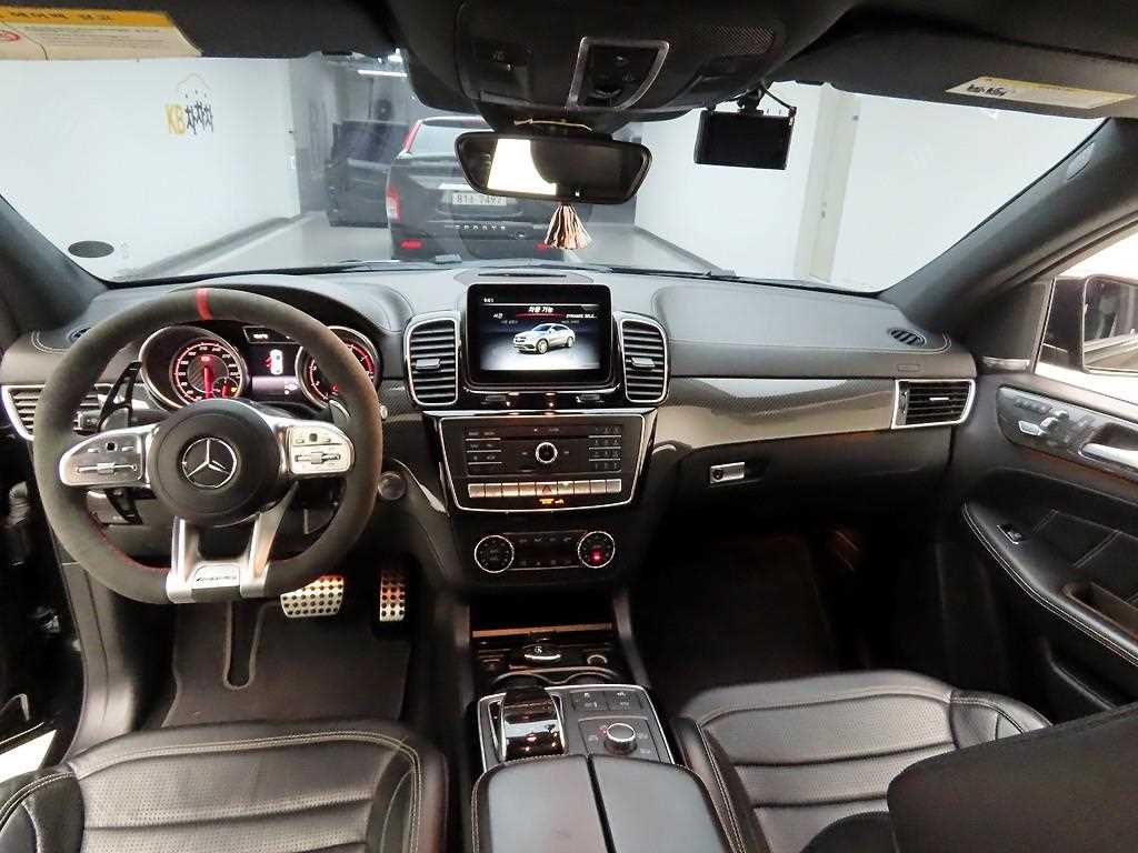 Mercedes Benz GLE Class - Vista 6