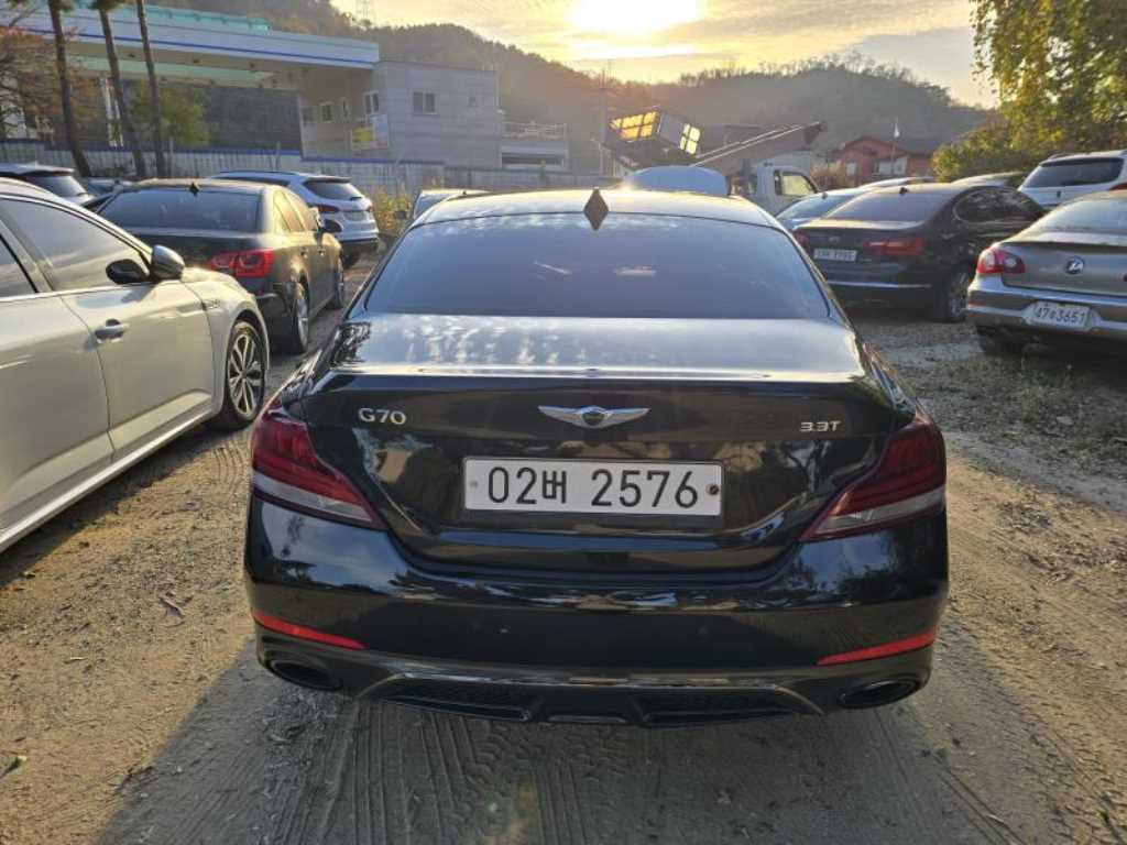 Genesis G70 - Vista 5