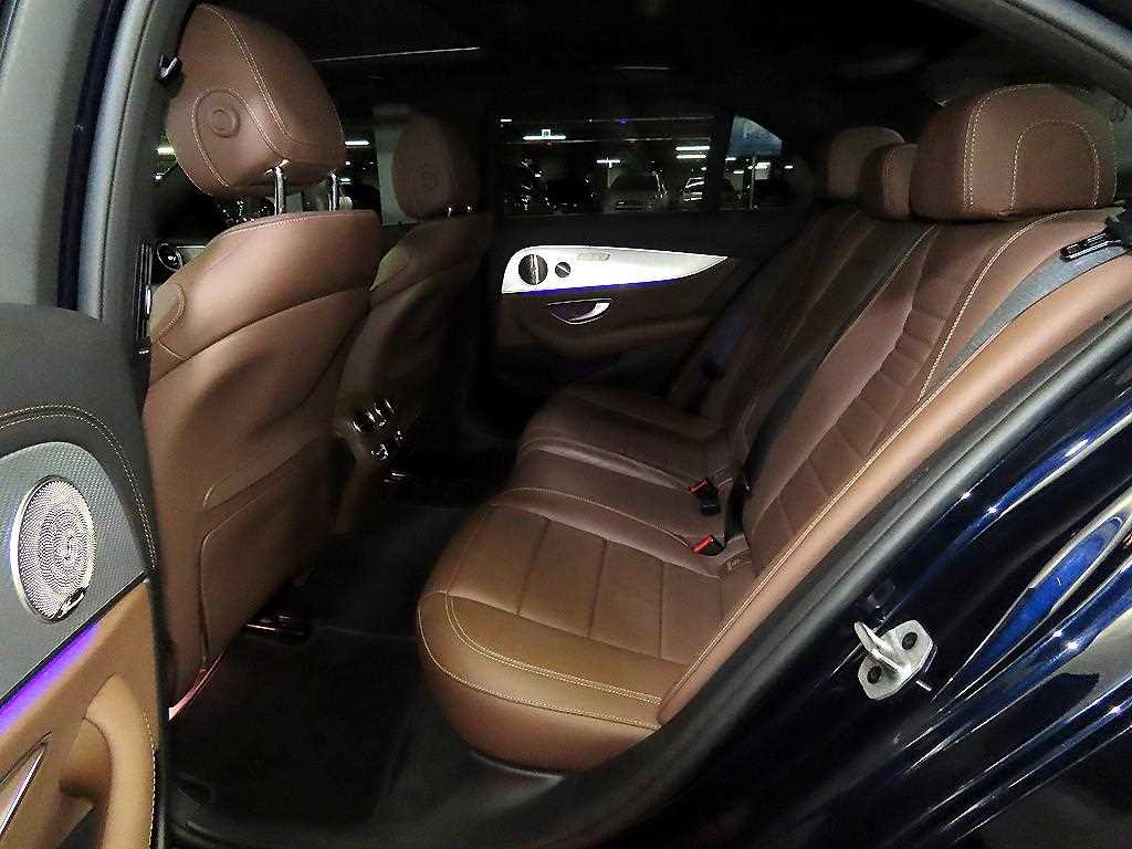 Mercedes Benz E class - Vista 7