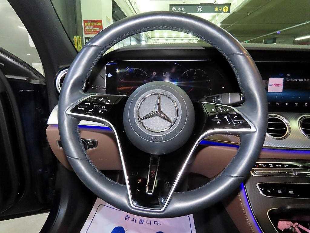 Mercedes Benz E class - Vista 8