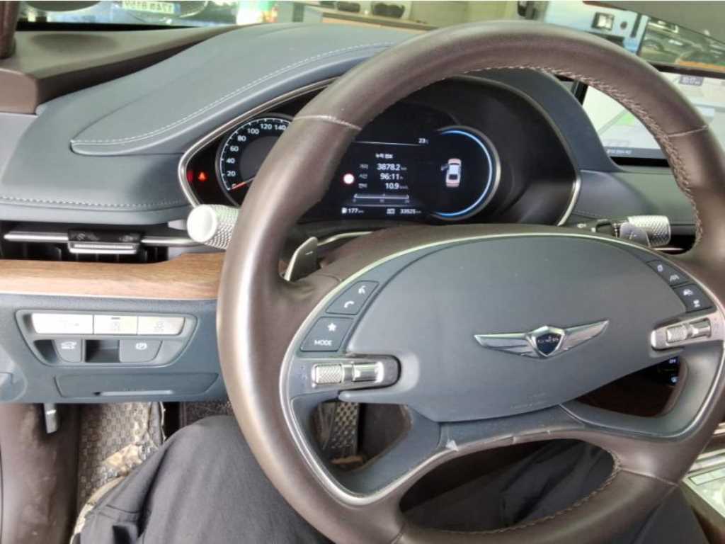 Genesis G80 - Vista 9