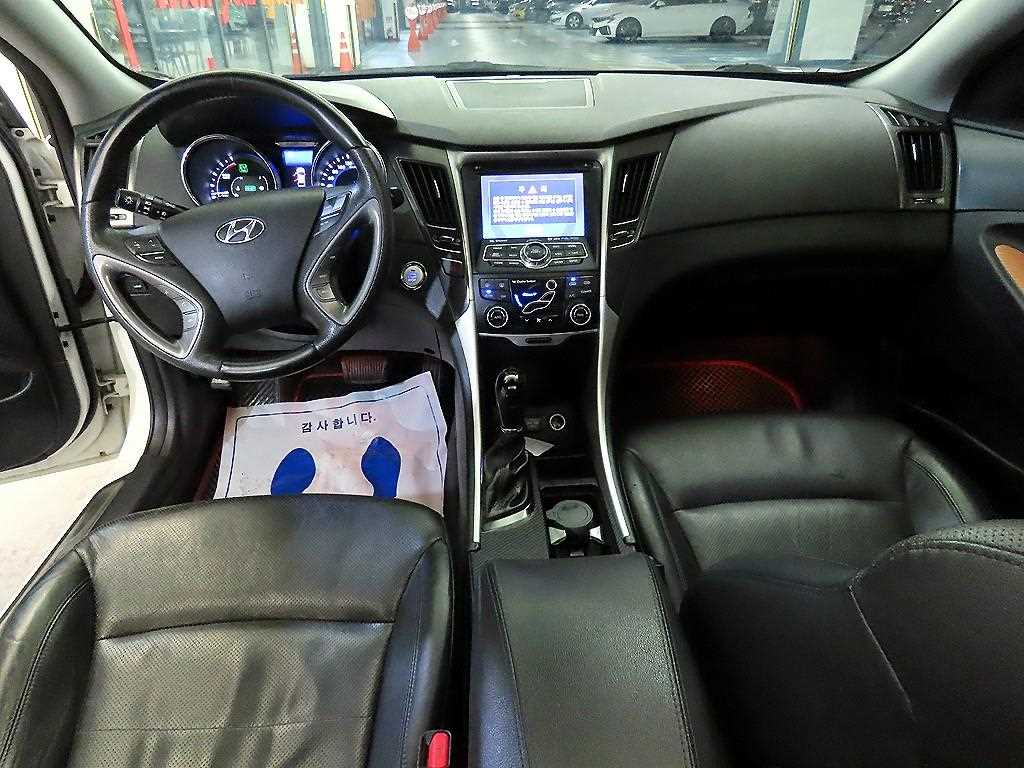 HYUNDAI Sonata - Vista 10