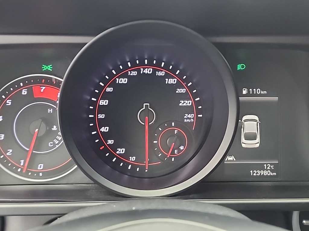 HYUNDAI Avante - Vista 6