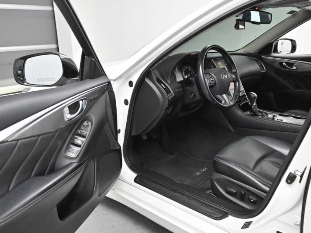 Infiniti Q - Vista 11