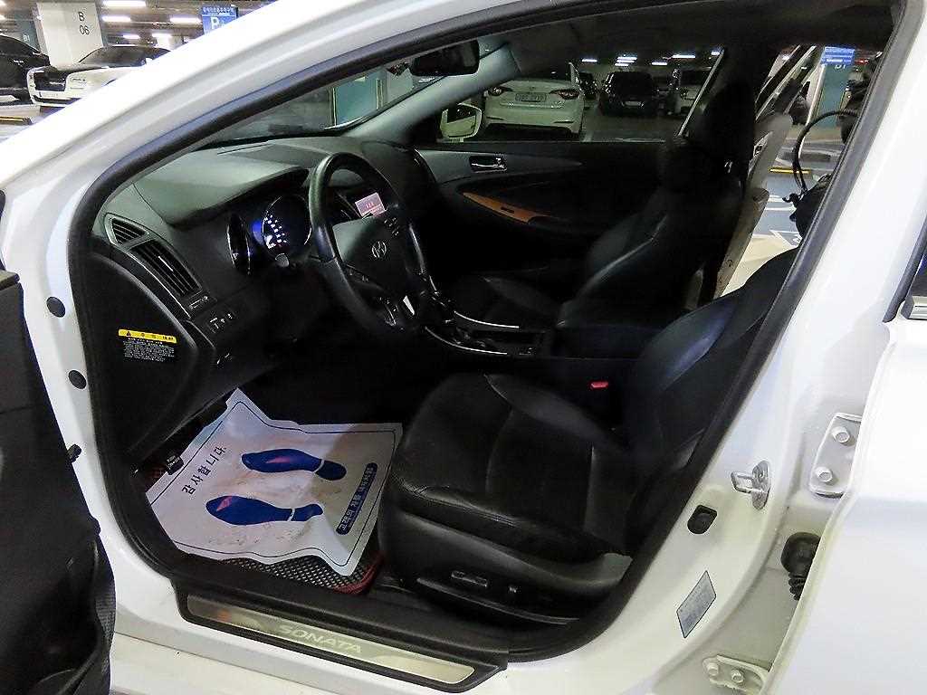 HYUNDAI Sonata - Vista 6