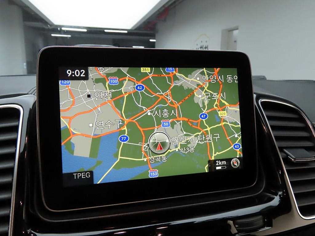 Mercedes Benz GLE Class - Vista 8