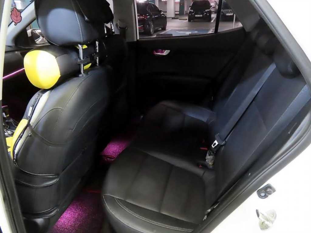 KIA Stonic - Vista 7