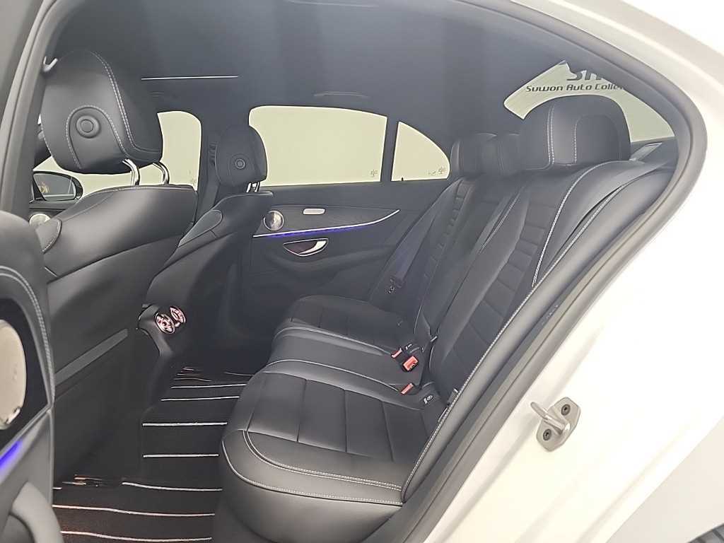 Mercedes Benz E class - Vista 12