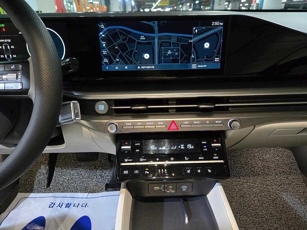 HYUNDAI Grandeur - Vista 11