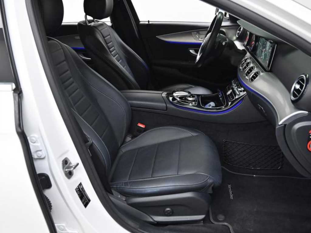 Mercedes Benz E class - Vista 10