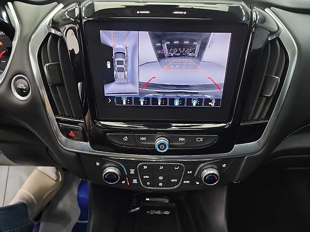 Chevrolet Travers - Vista 10