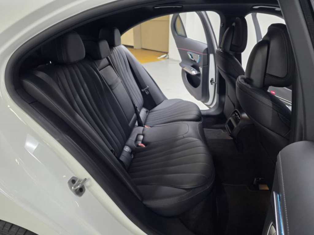 Mercedes Benz E class - Vista 11