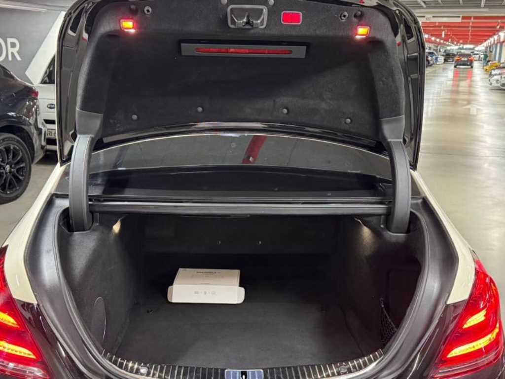 Mercedes Benz S Class - Vista 5