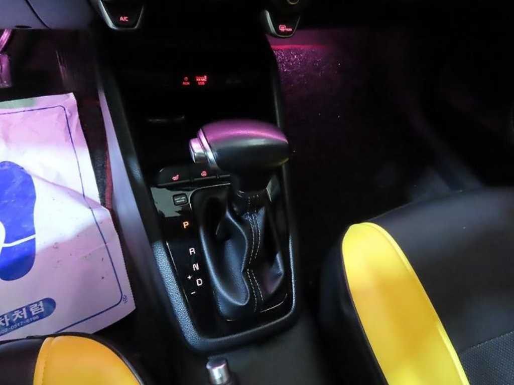 KIA Stonic - Vista 12