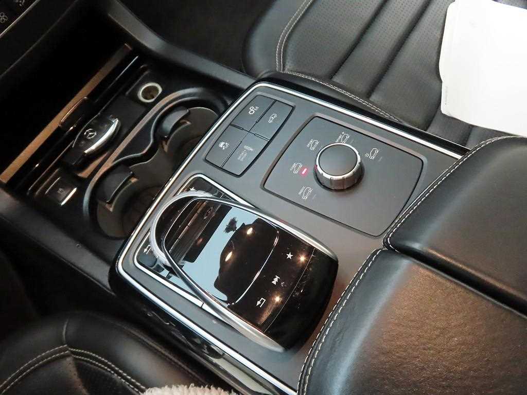 Mercedes Benz GLE Class - Vista 10