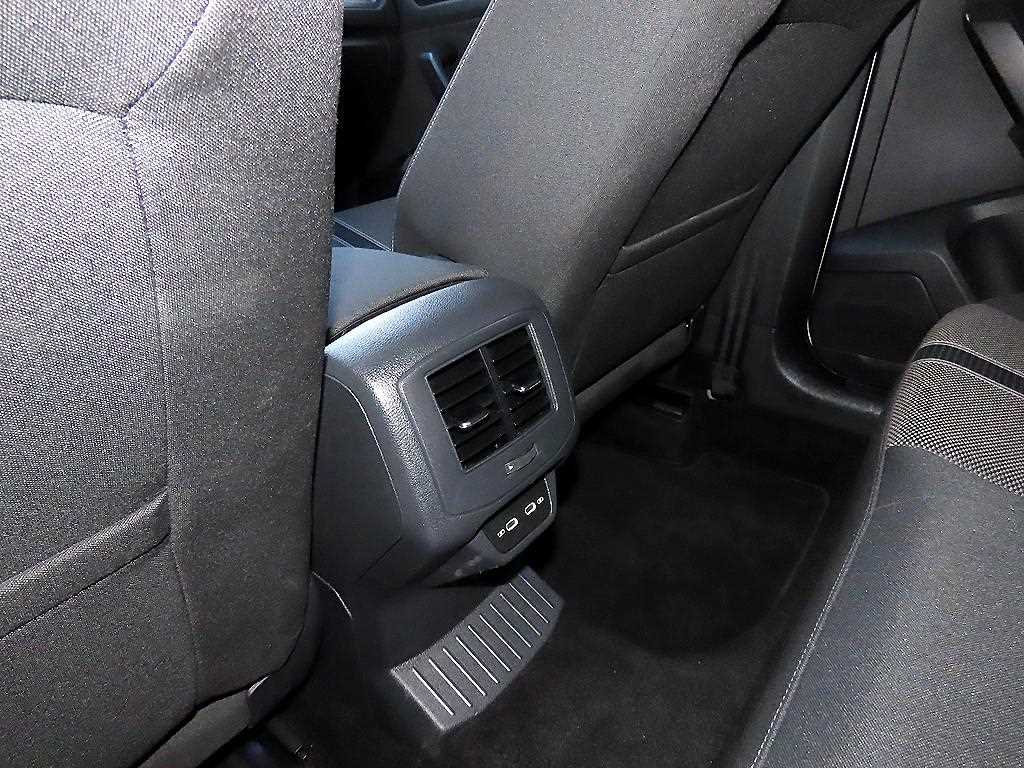 Volkswagen T-Roc 2022 Plateado - Importación desde Corea - HF Imports Iquique - Foto 17