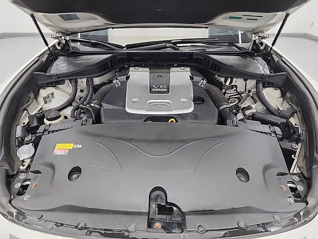 Infiniti M - Vista 5