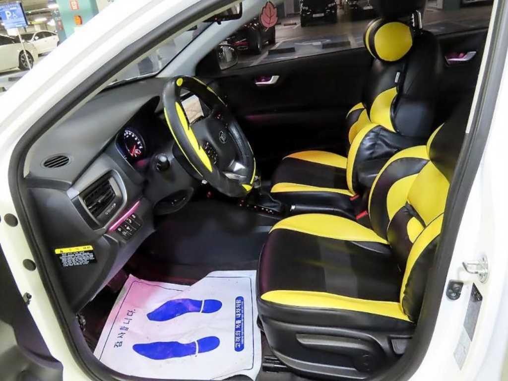 KIA Stonic - Vista 6